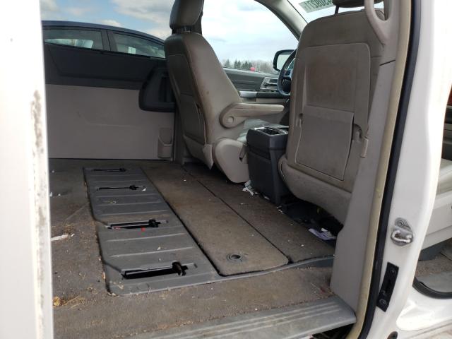 Photo 6 from auction – 2008 CHRYSLER TOWN & COU with VIN 2A8HR54P88R820091