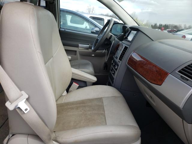 Photo 5 from auction – 2008 CHRYSLER TOWN & COU with VIN 2A8HR54P88R820091