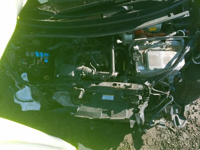Photo 7 from auction – 2017 TOYOTA PRIUS C with VIN JTDKDTB37H1597613