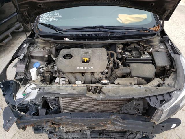 Photo 7 from auction – 2018 KIA FORTE LX with VIN 3KPFK4A70JE182203