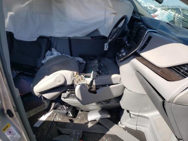 Photo 5 from auction – 2017 TOYOTA SIENNA XLE with VIN 5TDYZ3DC4HS886170