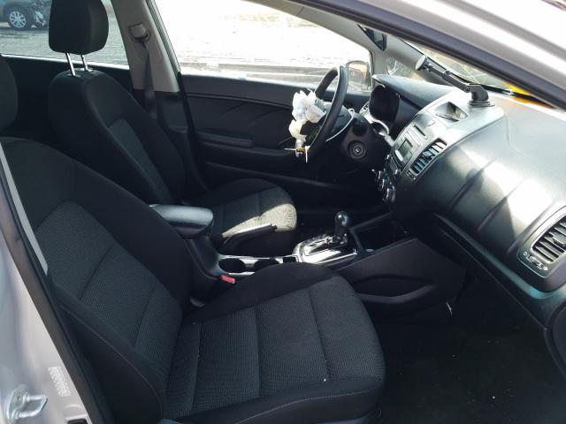 Photo 5 from auction – 2017 KIA FORTE LX with VIN KNAFK5A87H5705833