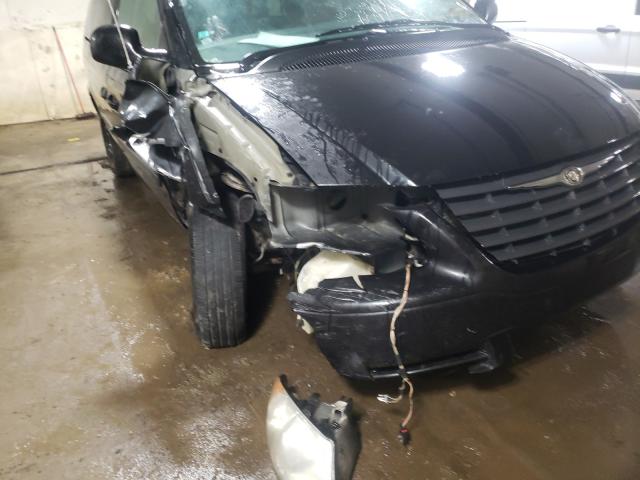 Photo 9 from auction – 2007 CHRYSLER TOWN & COU with VIN 1A4GJ45R47B112500