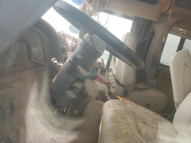 Photo 8 from auction – 2004 DOLP MOTORHOME with VIN 5B4MP67G743392939