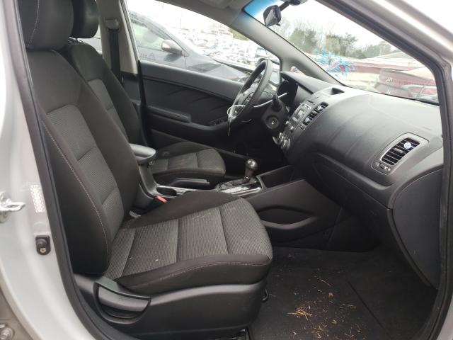 Photo 5 from auction – 2017 KIA FORTE LX with VIN 3KPFK4A75HE058535