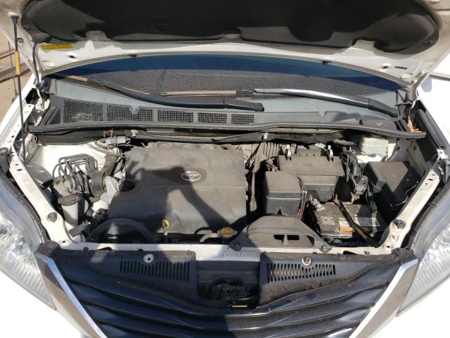 Photo 7 from auction – 2014 TOYOTA SIENNA LE with VIN 5TDKK3DC7ES414406