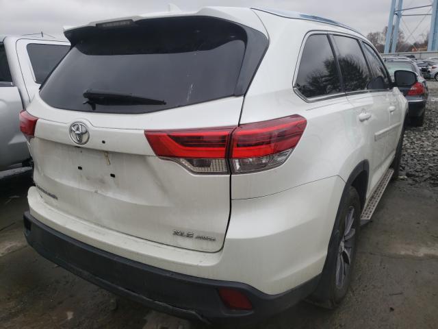 Photo 4 from auction – 2018 TOYOTA HIGHLANDER with VIN 5TDJZRFH2JS853543