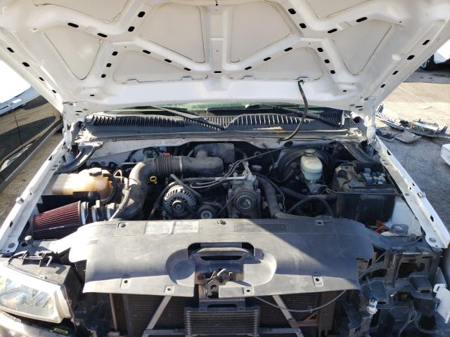 Photo 7 from auction – 2005 CHEVROLET SILVERADO with VIN 1GCEC14X55Z198989
