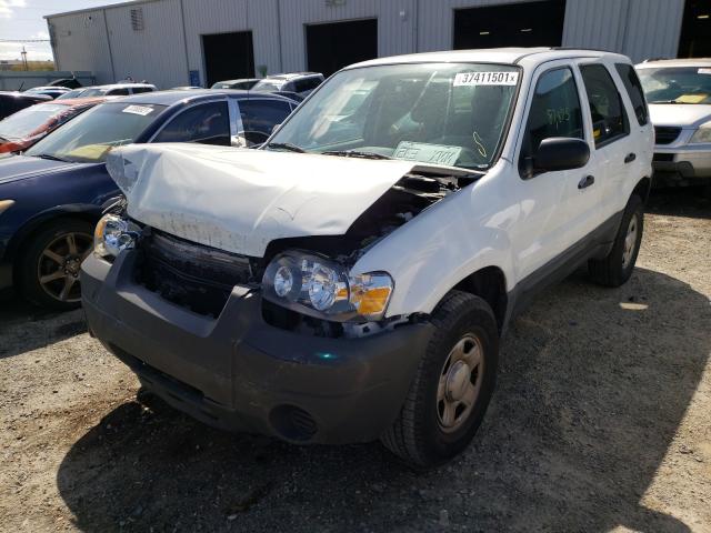 Photo 2 from auction – 2005 FORD ESCAPE XLS with VIN 1FMYU02Z85KA93022