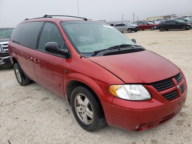 DODGE GRAND CARA 2005 with VIN 2D4GP44L55R389417 - Photo from auction