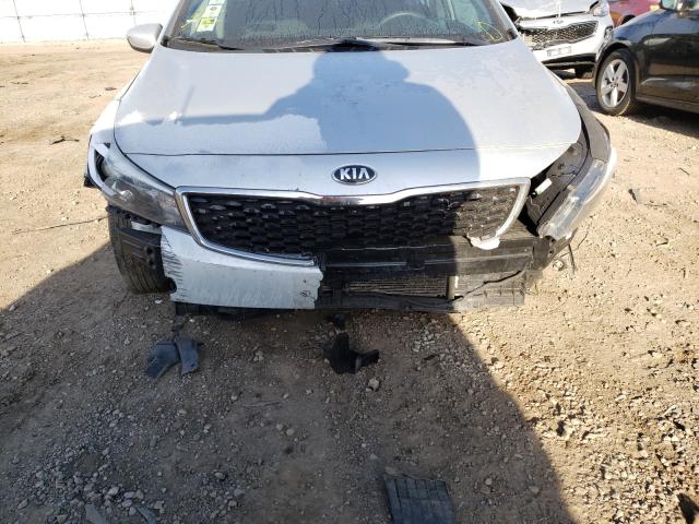 Photo 9 from auction – 2017 KIA FORTE LX with VIN 3KPFK4A70HE085464