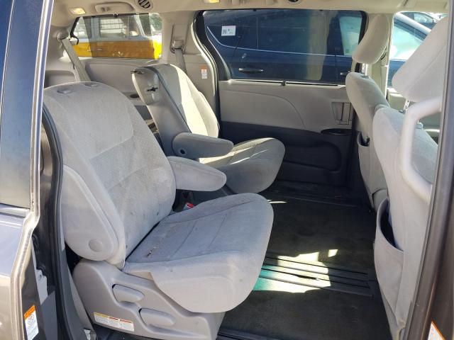 Photo 6 from auction – 2015 TOYOTA SIENNA LE with VIN 5TDKK3DC2FS561461