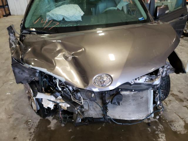 Photo 7 from auction – 2013 TOYOTA SIENNA XLE with VIN 5TDDK3DC3DS071360