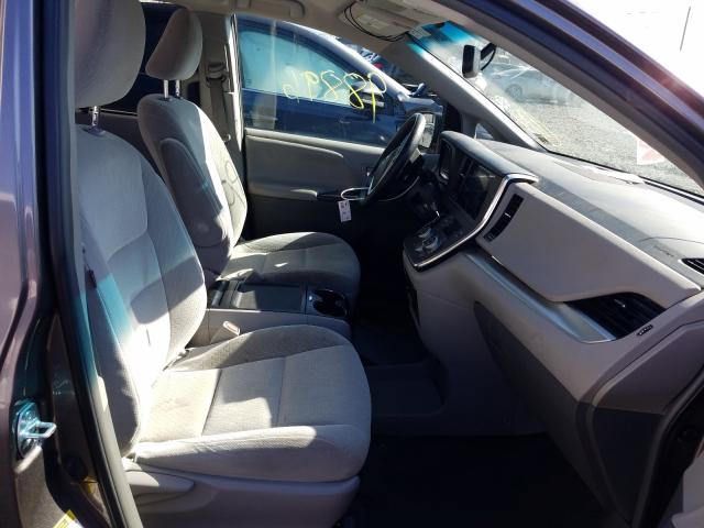 Photo 5 from auction – 2015 TOYOTA SIENNA LE with VIN 5TDKK3DC2FS561461