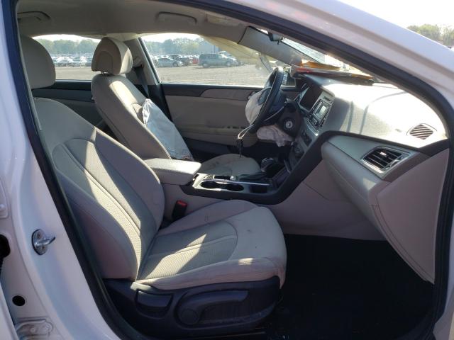 Photo 5 from auction – 2017 HYUNDAI SONATA SE with VIN 5NPE24AF5HH530165