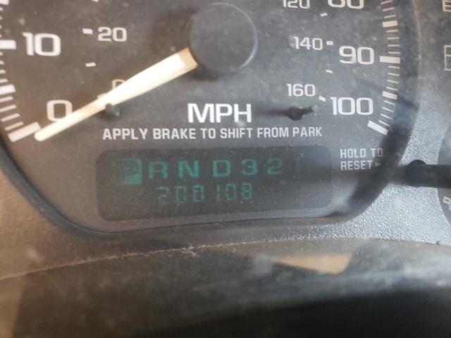 Photo 8 from auction – 2002 CHEVROLET SILVERADO with VIN 1GCHK23172F113831