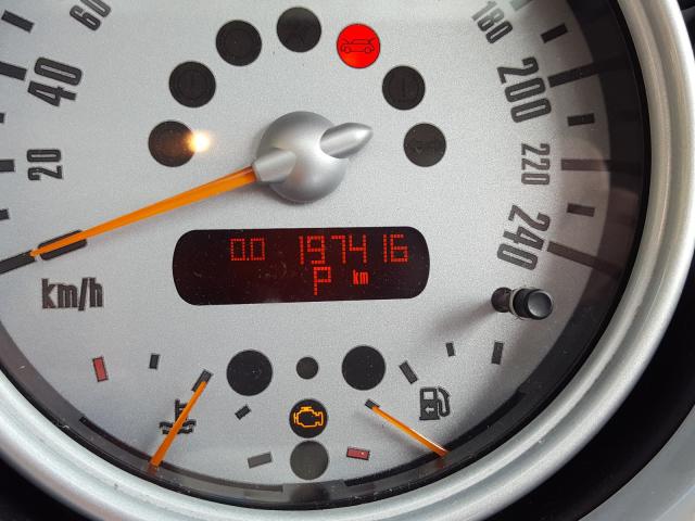 Photo 8 from auction – 2004 MINI COOPER with VIN WMWRC33404TJ62646