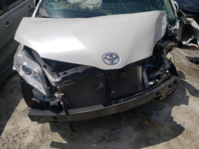 Photo 7 from auction – 2016 TOYOTA SIENNA XLE with VIN 5TDYK3DC0GS739850