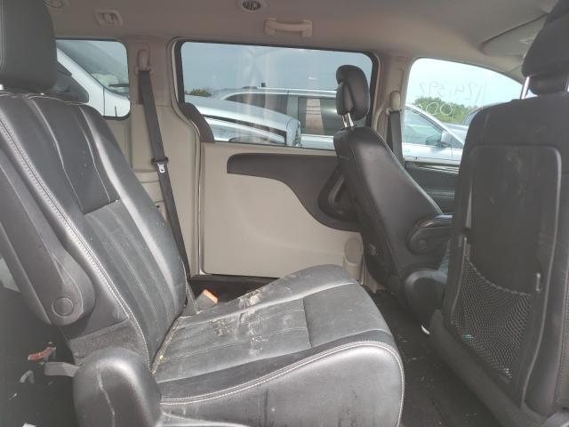 Photo 6 from auction – 2015 CHRYSLER TOWN & COU with VIN 2C4RC1BG4FR534440