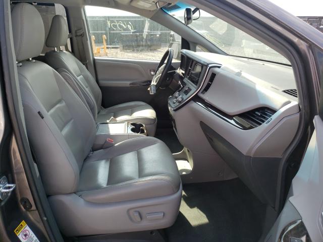 Photo 5 from auction – 2017 TOYOTA SIENNA XLE with VIN 5TDYZ3DC8HS810449