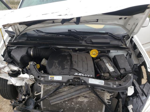 Photo 7 from auction – 2016 CHRYSLER TOWN & COU with VIN 2C4RC1BG8GR303669