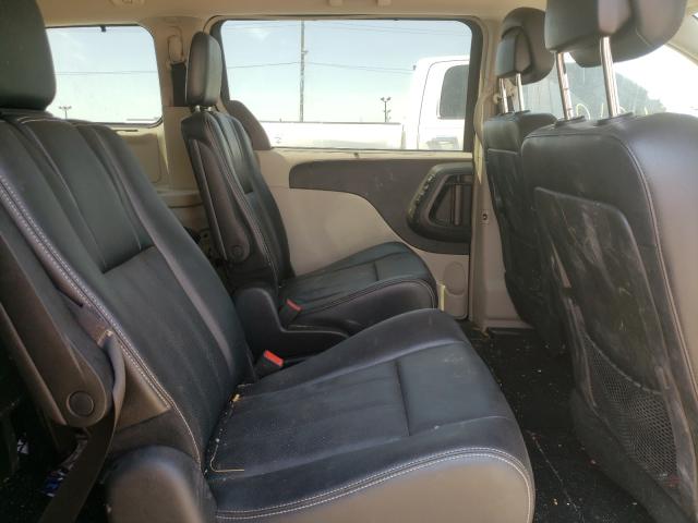 Photo 6 from auction – 2015 CHRYSLER TOWN & COU with VIN 2C4RC1CG7FR554793