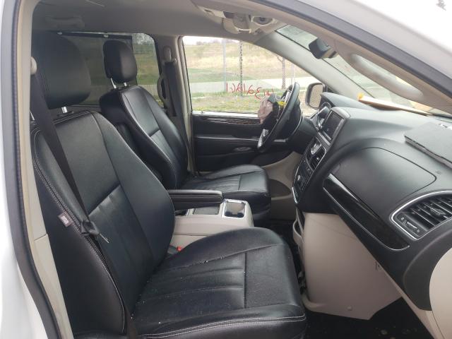 Photo 5 from auction – 2016 CHRYSLER TOWN & COU with VIN 2C4RC1BG8GR303669