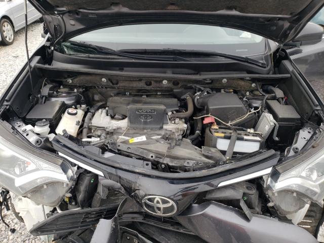 Photo 7 from auction – 2017 TOYOTA RAV4 LE with VIN JTMBFREV0HJ711798