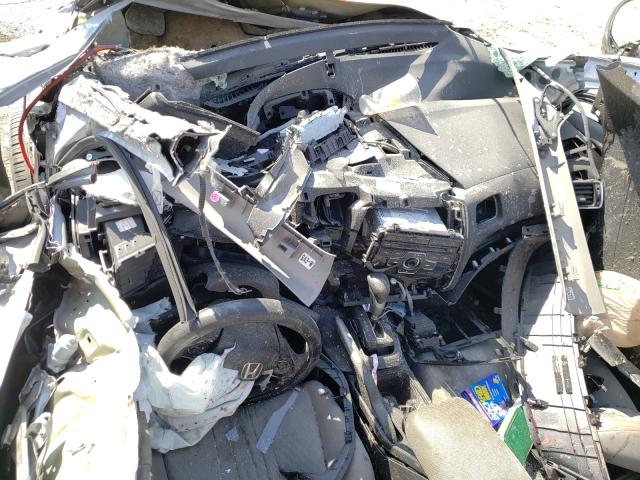 Photo 9 from auction – 2015 HONDA CIVIC LX with VIN 2HGFG3B50FH521659
