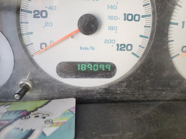 Photo 8 from auction – 2002 CHRYSLER TOWN & COU with VIN 2C4GP44372R638356