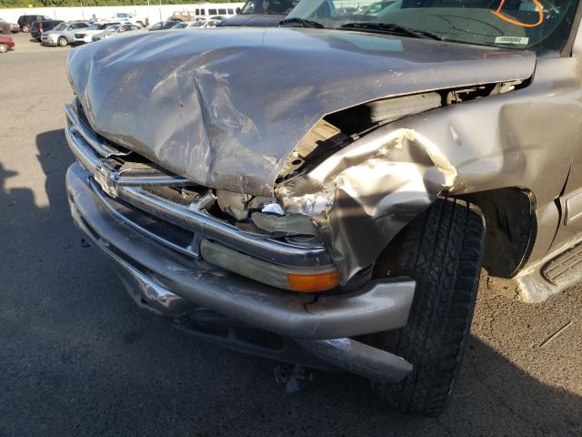 Photo 9 from auction – 2001 CHEVROLET SUBURBAN with VIN 1GNFK16T71J263326