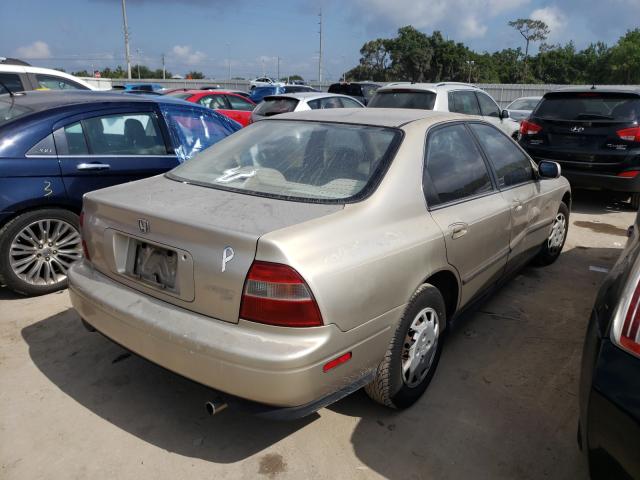 Photo 4 from auction – 1994 HONDA ACCORD LX with VIN JHMCD5642RC015697