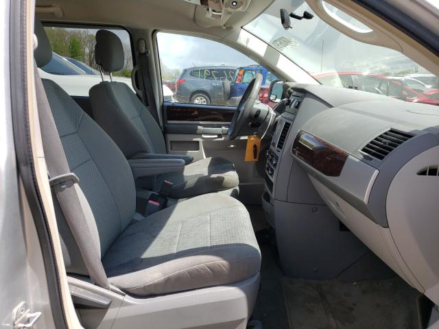 Photo 5 from auction – 2010 CHRYSLER TOWN & COU with VIN 2A4RR5D19AR306791