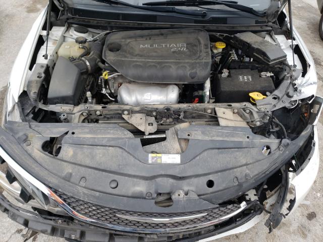 Photo 7 from auction – 2015 CHRYSLER 200 LIMITE with VIN 1C3CCCAB1FN688614