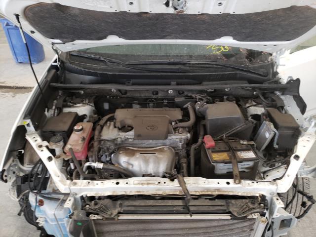 Photo 7 from auction – 2017 TOYOTA RAV4 LE with VIN JTMBFREV9HJ133698