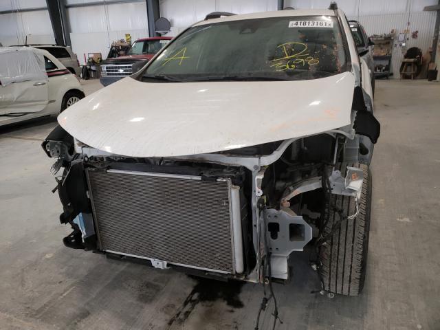 Photo 9 from auction – 2017 TOYOTA RAV4 LE with VIN JTMBFREV9HJ133698