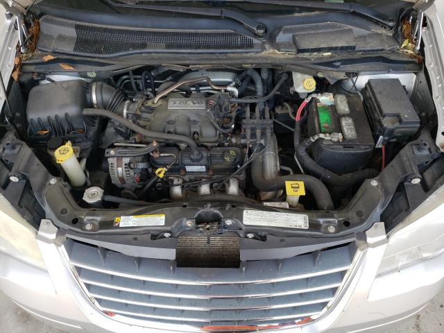 Photo 7 from auction – 2010 CHRYSLER TOWN & COU with VIN 2A4RR2D10AR357157
