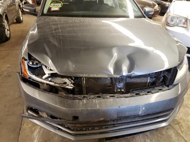 Photo 9 from auction – 2017 VOLKSWAGEN JETTA SE with VIN 3VWDB7AJ7HM243628