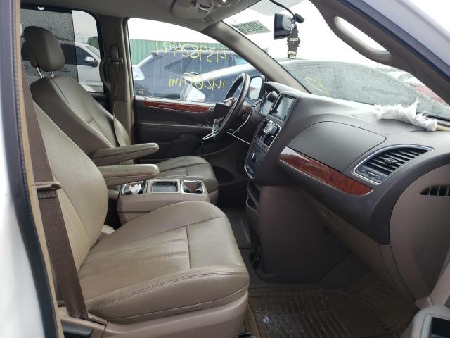 Photo 5 from auction – 2014 CHRYSLER TOWN & COU with VIN 2C4RC1BG1ER464815