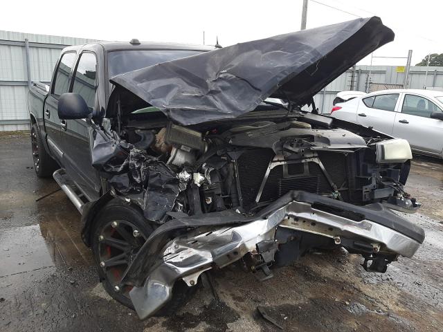 CHEVROLET SILVERADO 2004 with VIN 2GCEK13T141388815 - Photo from auction