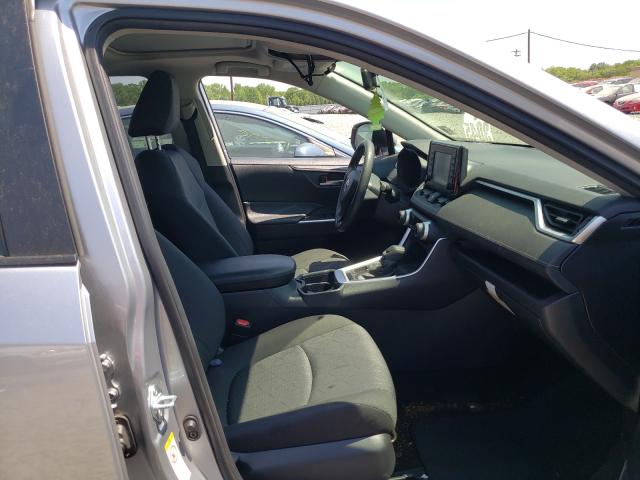 Photo 5 from auction – 2019 TOYOTA RAV4 XLE with VIN JTMP1RFV8KJ005558