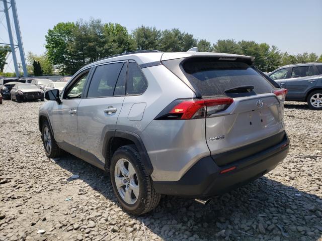 Photo 3 from auction – 2019 TOYOTA RAV4 XLE with VIN JTMP1RFV8KJ005558