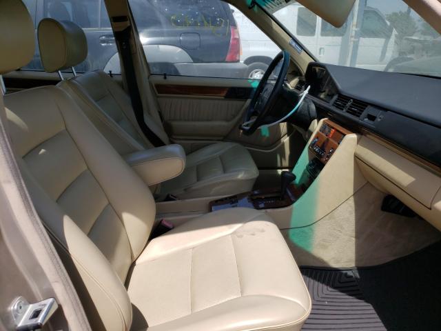 Photo 5 from auction – 1991 MERCEDES-BENZ 300 E with VIN WDBEA30D0MB330494