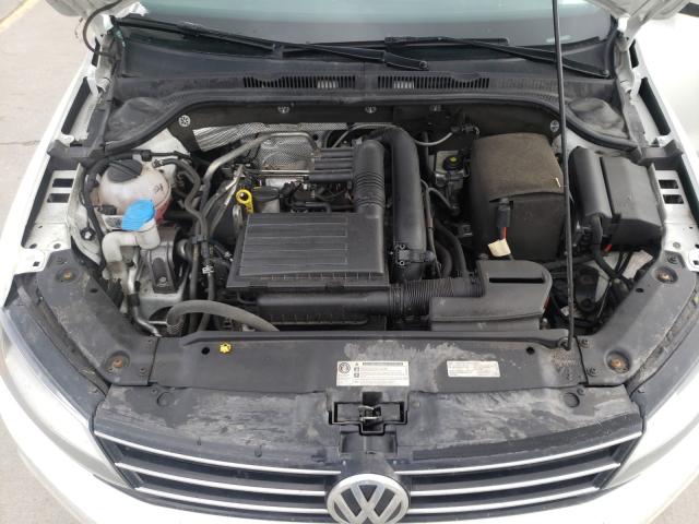 Photo 7 from auction – 2017 VOLKSWAGEN JETTA S with VIN 3VW2B7AJXHM236549