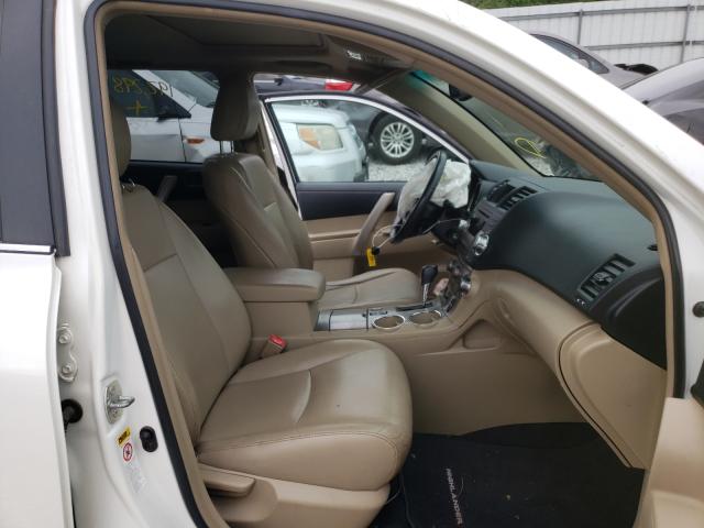 Photo 5 from auction – 2011 TOYOTA HIGHLANDER with VIN 5TDZK3EH7BS038519