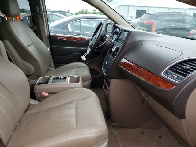 Photo 5 from auction – 2016 CHRYSLER TOWN & COU with VIN 2C4RC1BG7GR230665