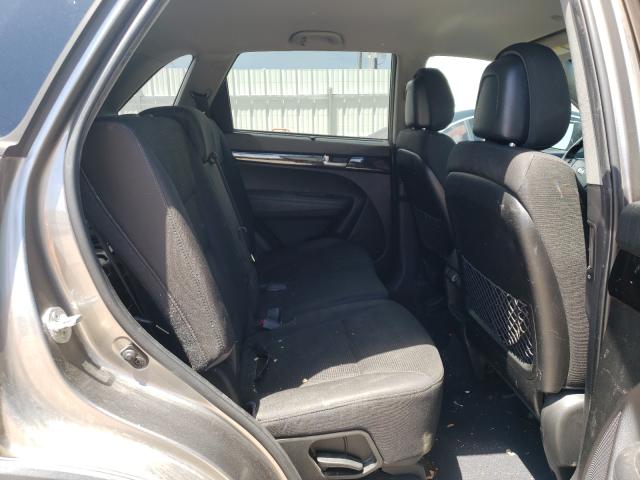 Photo 6 from auction – 2014 KIA SORENTO LX with VIN 5XYKTCA65EG434677