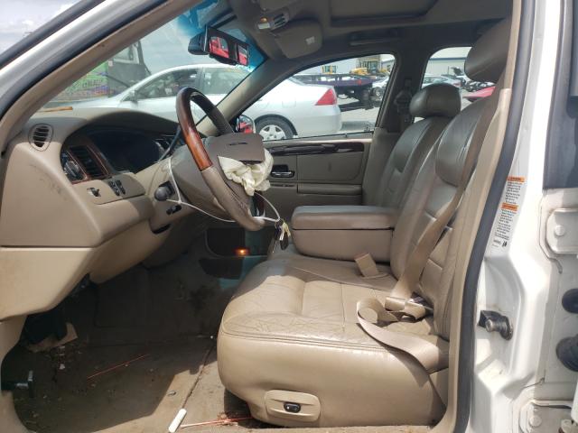Photo 5 from auction – 2002 LINCOLN TOWN CAR S with VIN 1LNHM82WX2Y615744