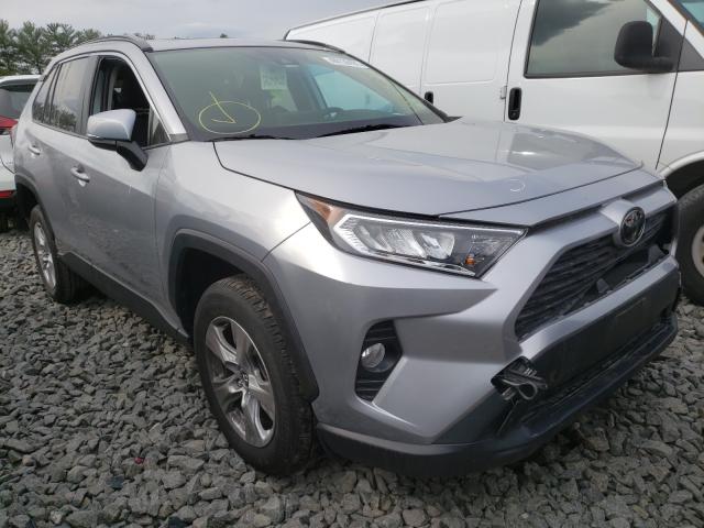 TOYOTA RAV4 XLE 2019 with VIN JTMP1RFV8KJ005558 - Photo from auction