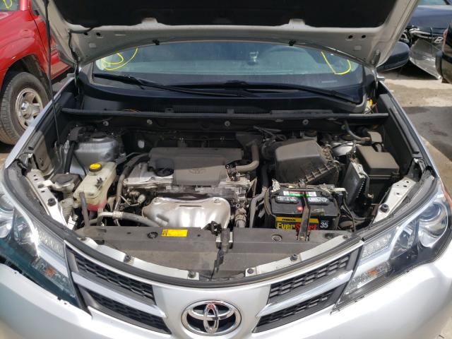 Photo 7 from auction – 2015 TOYOTA RAV4 LE with VIN 2T3ZFREV7FW229942